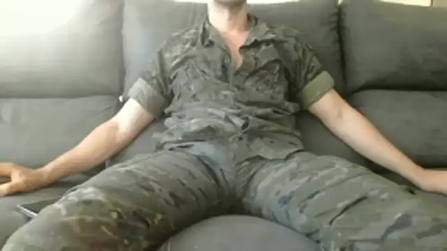 militar guapo online show from 10.17.25