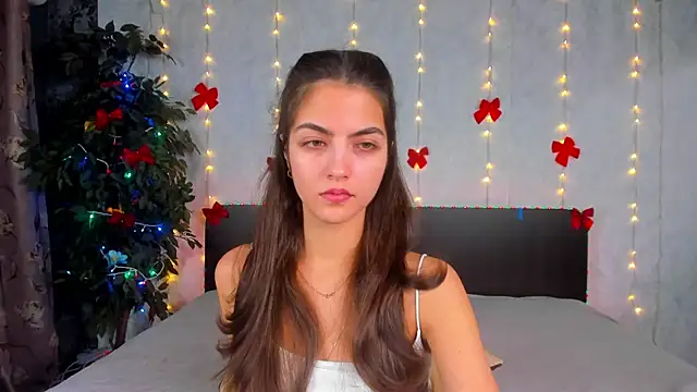 Milana Crystal  online show from 12.22.25