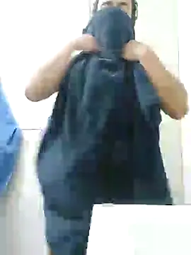 Snapshot of bammbammm chatting on 12.30.24 bammbammm online show from 12.30.24