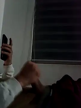 Snapshot of bammbammm chatting on 10.28.25 bammbammm online show from 10.28.25