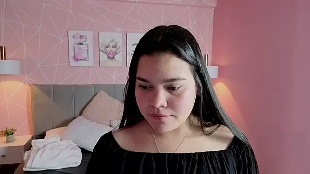 Snapshot of zara__sweet chatting on 06.24.26 zara sweet online show from 06.24.26