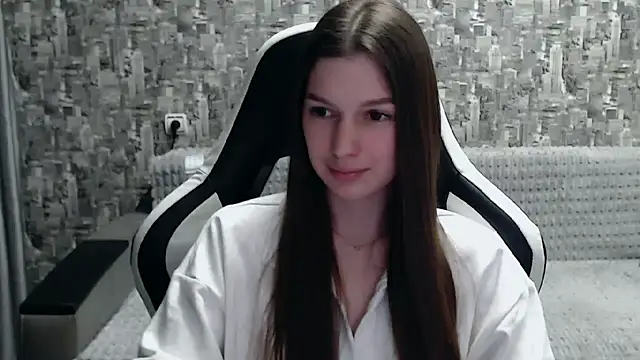 Snapshot of MissMiaCutie chatting on 02.23.25 MissMiaCutie online show from 02.23.25