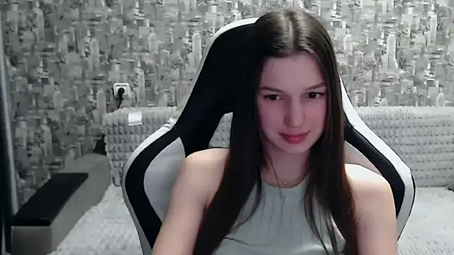 Snapshot of MissMiaCutie chatting on 02.24.25 MissMiaCutie online show from 02.24.25