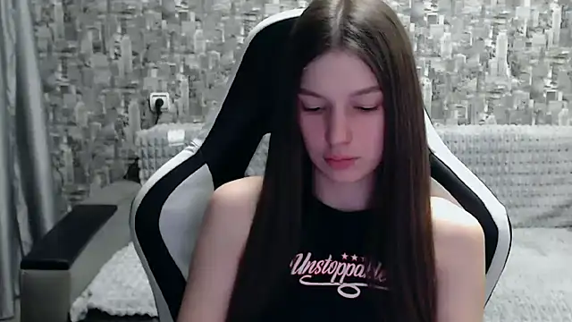 Snapshot of MissMiaCutie chatting on 02.25.25 MissMiaCutie online show from 02.25.25