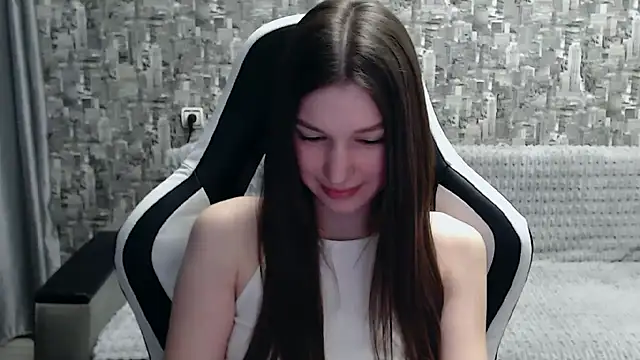 Snapshot of MissMiaCutie chatting on 02.26.25 MissMiaCutie online show from 02.26.25