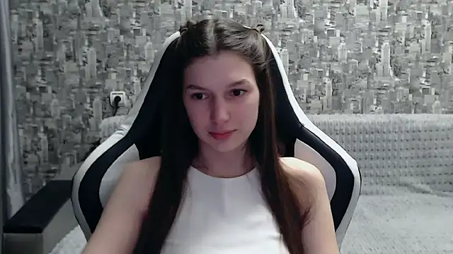 Snapshot of MissMiaCutie chatting on 03.01.25 MissMiaCutie online show from 03.01.25