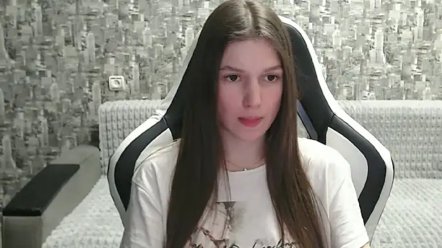 Snapshot of MissMiaCutie chatting on 03.21.25 MissMiaCutie online show from 03.21.25