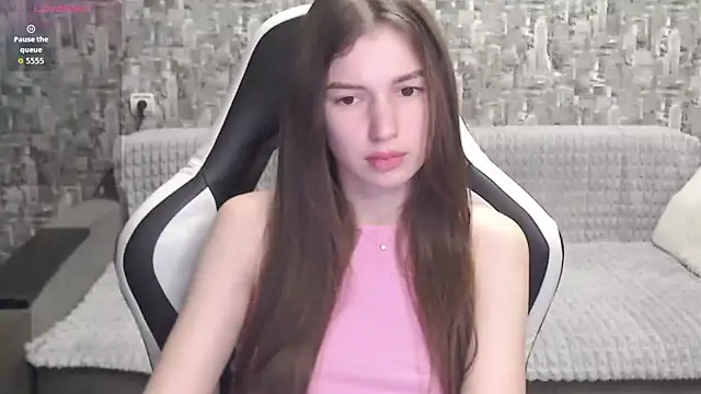 Snapshot of MissMiaCutie chatting on 09.19.25 MissMiaCutie online show from 09.19.25