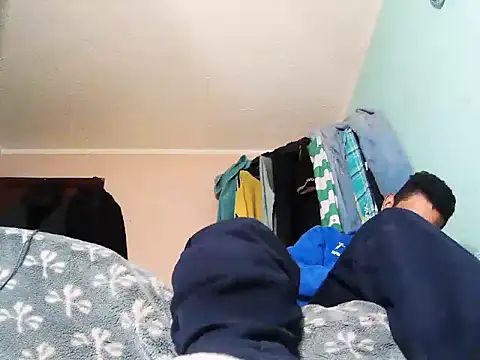 Snapshot of andrescaraballo chatting on 10.24.25 andrescaraballo online show from 10.24.25