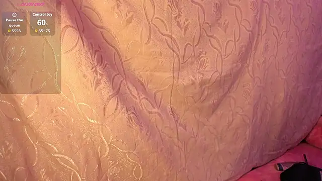 Kylie2211 online show from 12.15.25