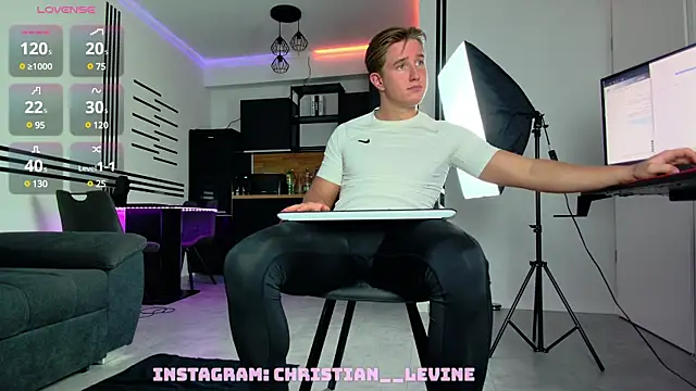 Snapshot of ChristianLevine_ chatting on 02.09.25 ChristianLevine online show from 02.09.25