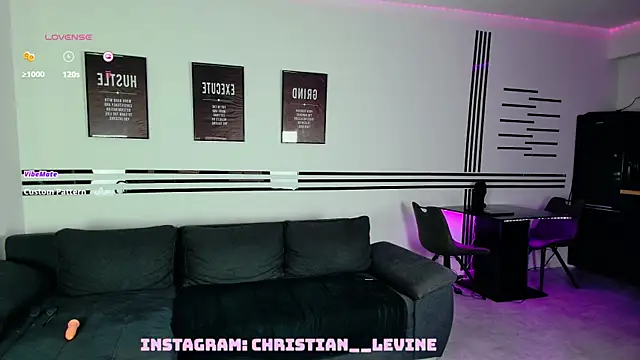 Snapshot of ChristianLevine_ chatting on 02.12.25 ChristianLevine online show from 02.12.25