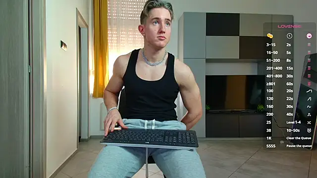 Snapshot of ChristianLevine_ chatting on 09.30.25 ChristianLevine online show from 09.30.25