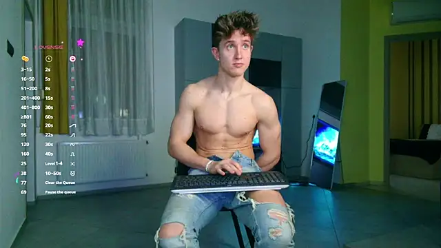 Snapshot of ChristianLevine_ chatting on 10.30.25 ChristianLevine online show from 10.30.25