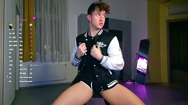 Snapshot of ChristianLevine_ chatting on 11.10.25 ChristianLevine online show from 11.10.25