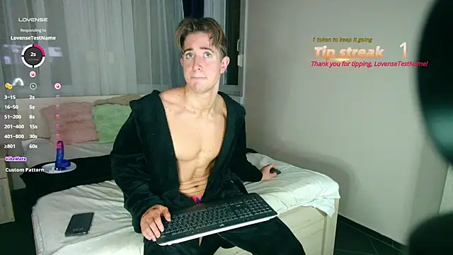 Snapshot of ChristianLevine_ chatting on 11.28.25 ChristianLevine online show from 11.28.25