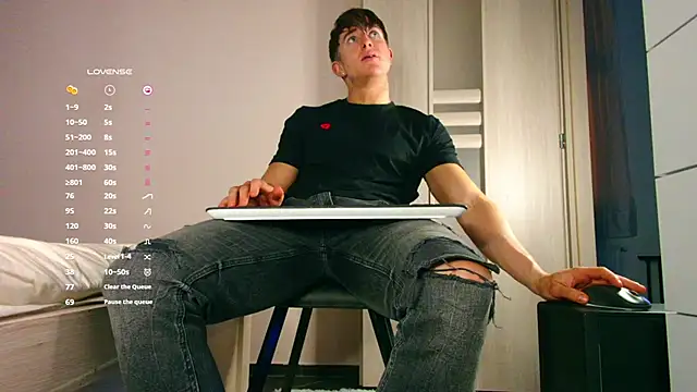 Snapshot of ChristianLevine_ chatting on 12.03.25 ChristianLevine online show from 12.03.25