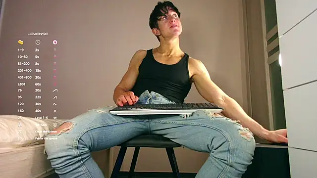 Snapshot of ChristianLevine_ chatting on 12.16.25 ChristianLevine online show from 12.16.25