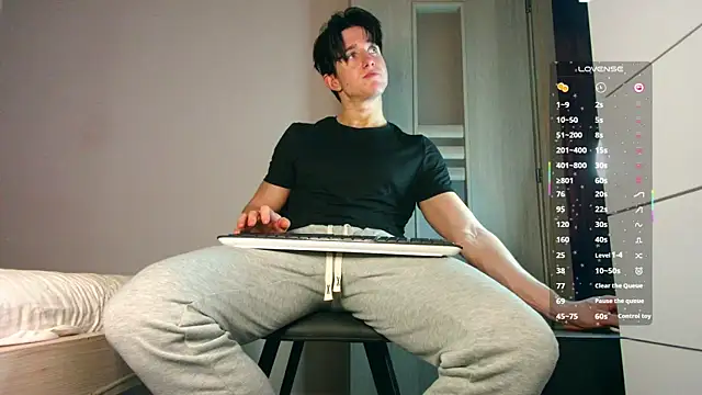 Snapshot of ChristianLevine_ chatting on 12.20.25 ChristianLevine online show from 12.20.25