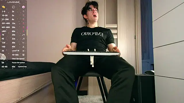 Snapshot of ChristianLevine_ chatting on 01.14.26 ChristianLevine online show from 01.14.26