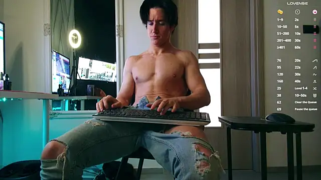 Snapshot of ChristianLevine_ chatting on 03.02.26 ChristianLevine online show from 03.02.26