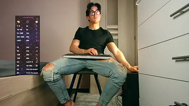 Snapshot of ChristianLevine_ chatting on 03.16.26 ChristianLevine online show from 03.16.26