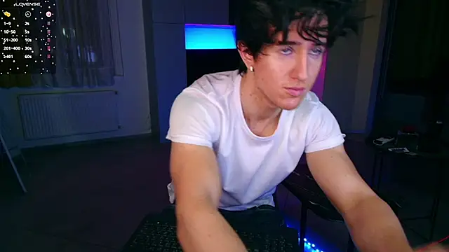 Snapshot of ChristianLevine_ chatting on 06.05.26 ChristianLevine online show from 06.05.26