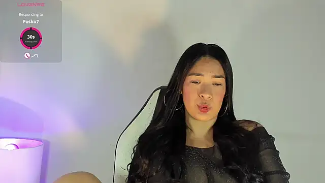 Snapshot of bella_hadid1_ chatting on 02.08.25 bella hadid1  online show from 02.08.25