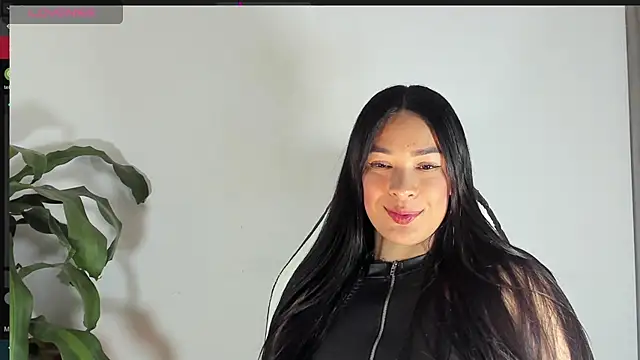 Snapshot of bella_hadid1_ chatting on 03.22.25 bella hadid1  online show from 03.22.25