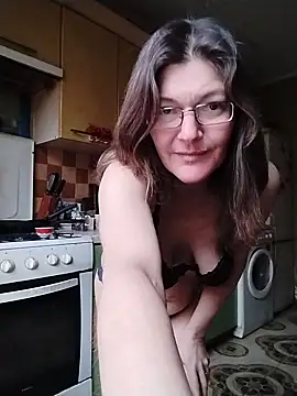 Snapshot of _angel_naturally_ chatting on 12.27.24  angel naturally  online show from 12.27.24