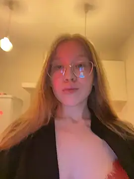 Eva Weyne online show from 12.22.24