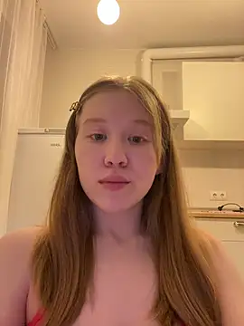 Eva Weyne online show from 04.24.26