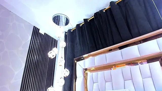 Snapshot of SarayRoyse chatting on 02.17.26 SarayRoyse online show from 02.17.26