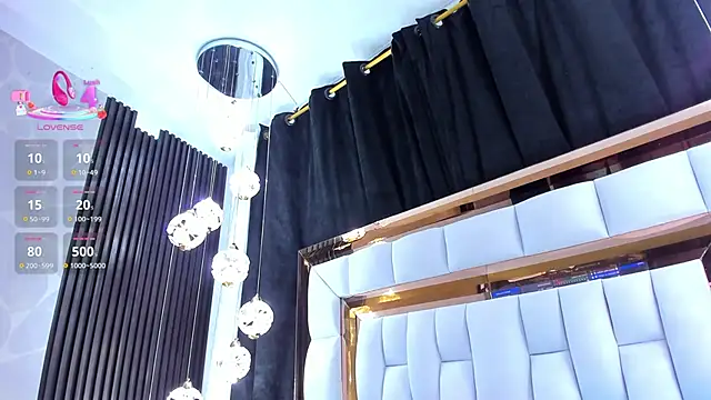 Snapshot of SarayRoyse chatting on 02.24.26 SarayRoyse online show from 02.24.26