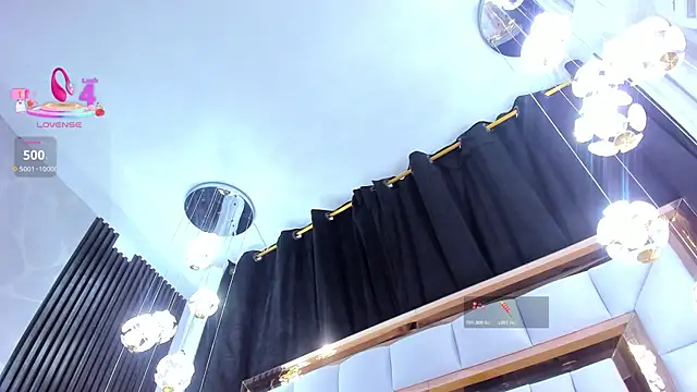 Snapshot of SarayRoyse chatting on 02.27.26 SarayRoyse online show from 02.27.26