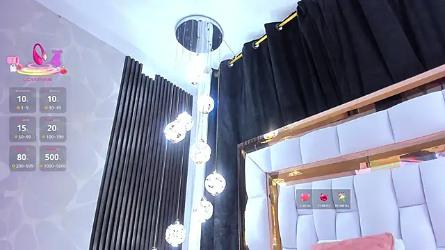 Snapshot of SarayRoyse chatting on 02.28.26 SarayRoyse online show from 02.28.26