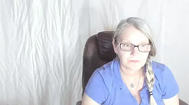 irinamaux online show from 02.26.25