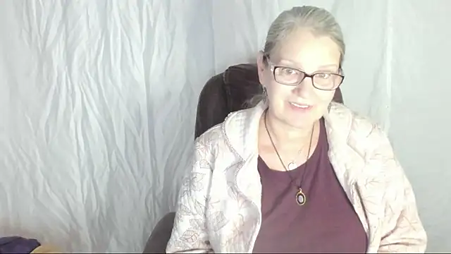 irinamaux online show from 02.28.25