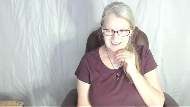 irinamaux online show from 03.02.25