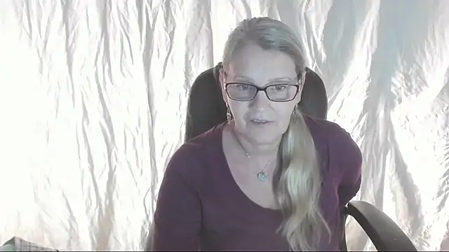 irinamaux online show from 03.09.25