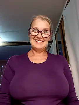 irinamaux online show from 10.15.25