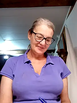 irinamaux online show from 10.28.25