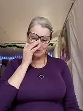 irinamaux online show from 11.28.25