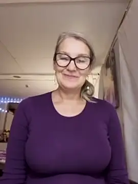 irinamaux online show from 12.04.25