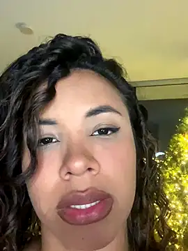 Brunettexio online show from 12.17.25