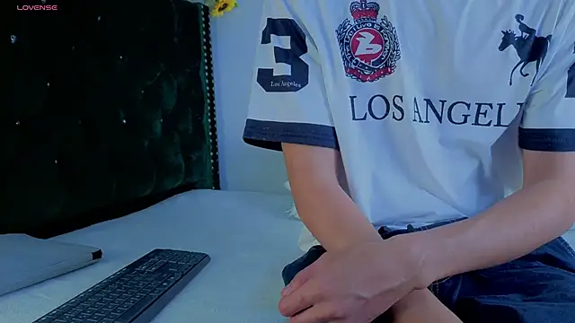 Levii Ackermann online show from 03.04.26