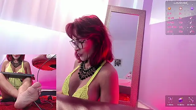 Snapshot of fransheska_rossi chatting on 02.24.25 fransheska rossi online show from 02.24.25