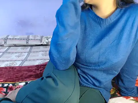 Freya nia online show from 12.07.24