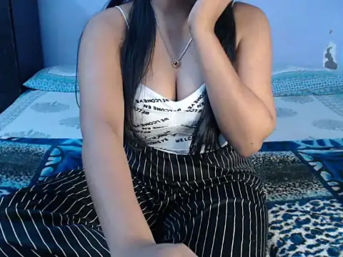 Freya nia online show from 01.06.25