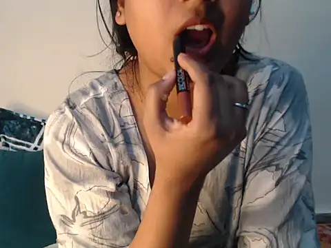 Freya nia online show from 01.10.26